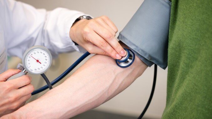 hipertenzijos gydymas slėgio kameroje